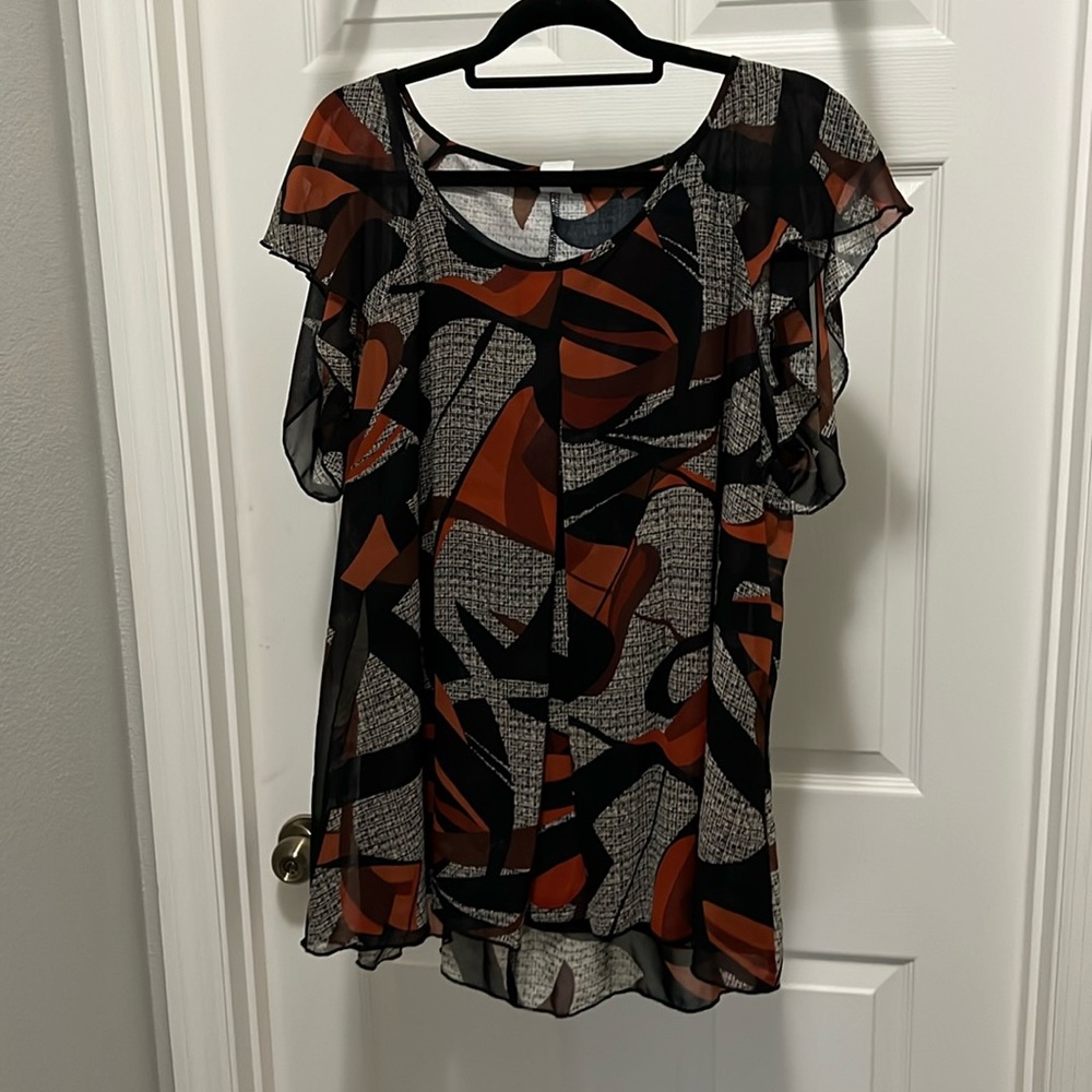 Like New dark patterned professional top